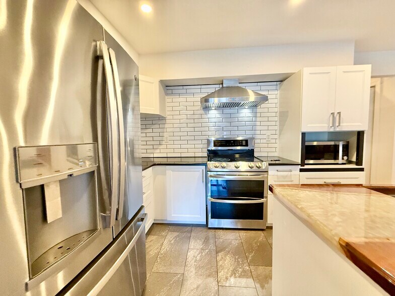 Building Photo - 1138 Crull Dr