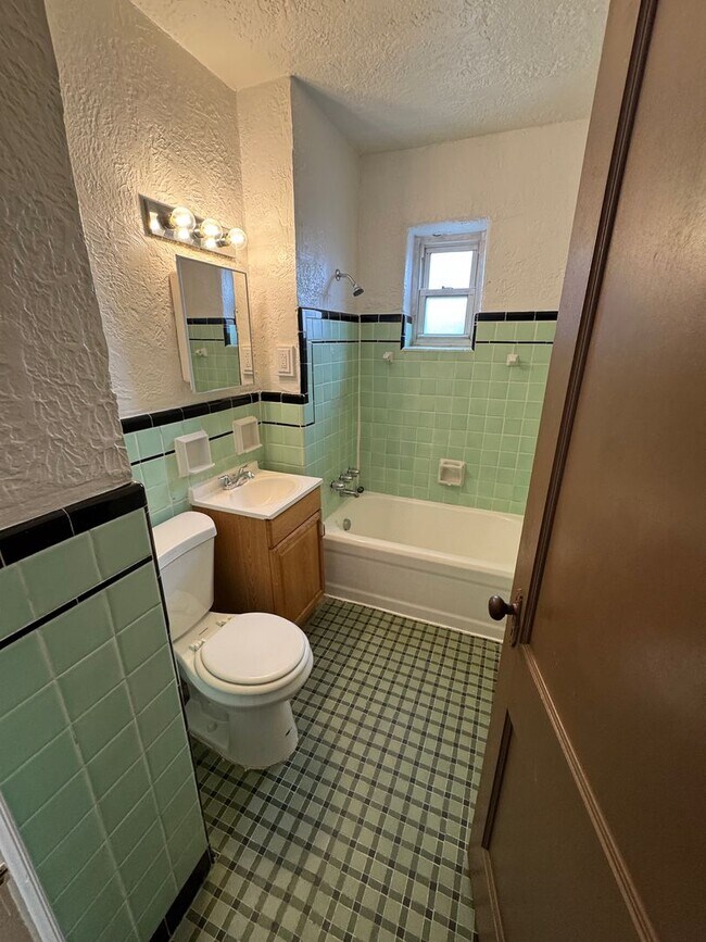 Building Photo - 2901 Chartiers Ave