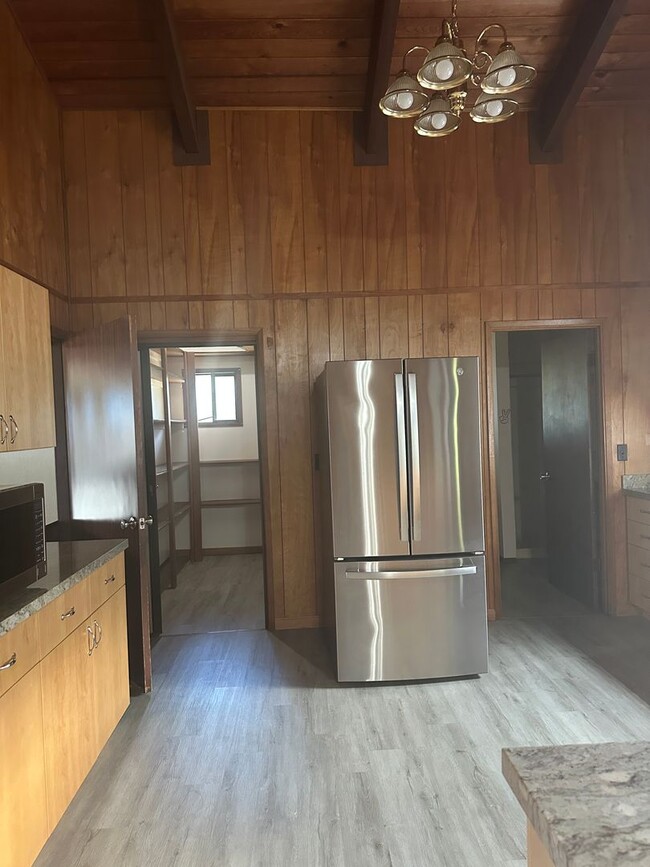 Building Photo - Cozy upcountry home
