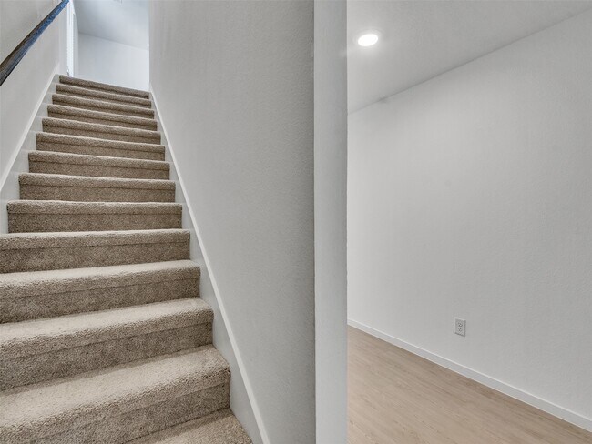 Building Photo - 12406 Lady Slipper Rd