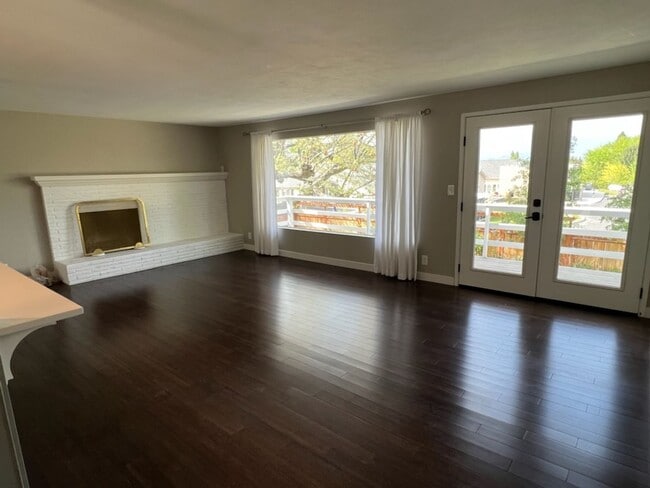 Building Photo - 1314 Red Apple Rd