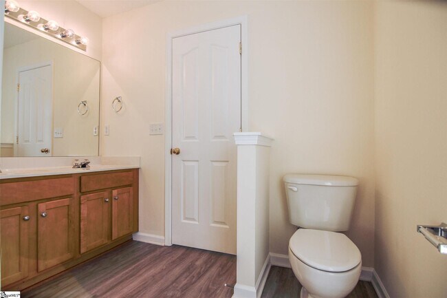 Building Photo - 8 Sunfield Ct