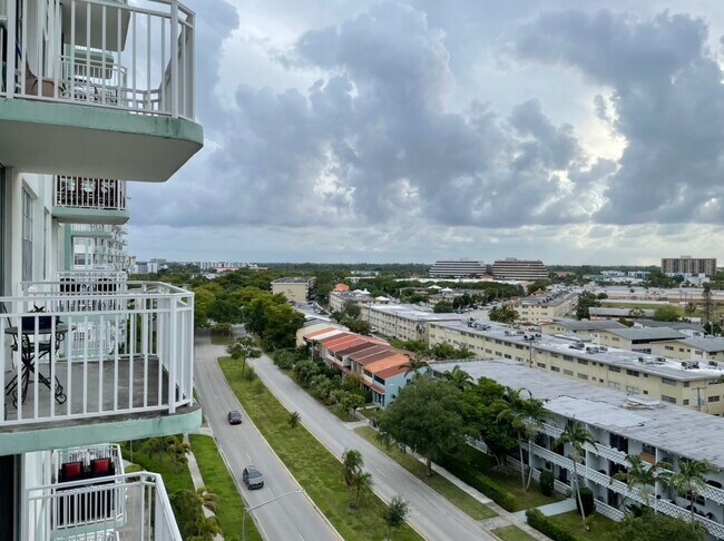 Building Photo - 2150 Sans Souci Blvd