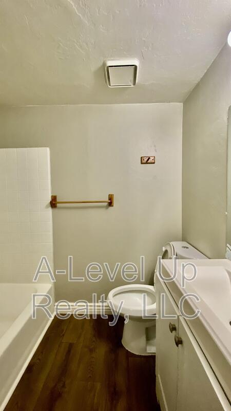 Building Photo - 3909 S 14th Ave