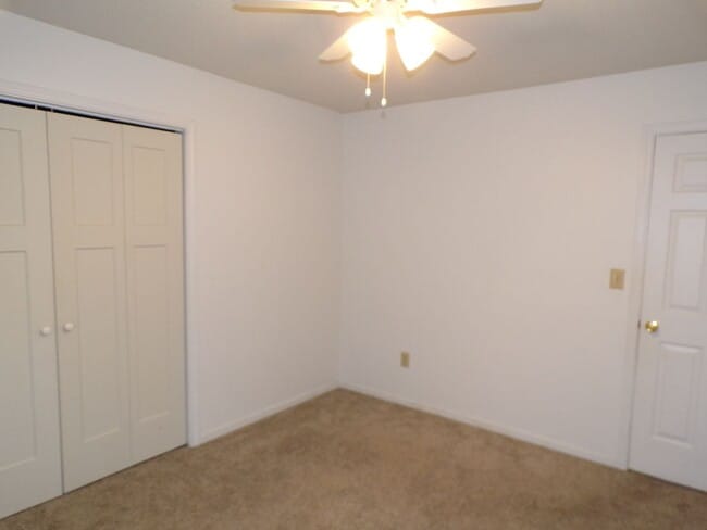 Building Photo - Nice 3 Bedroom 2 Bathroom House In South C...