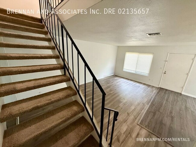 Building Photo - 11039 Via Parma