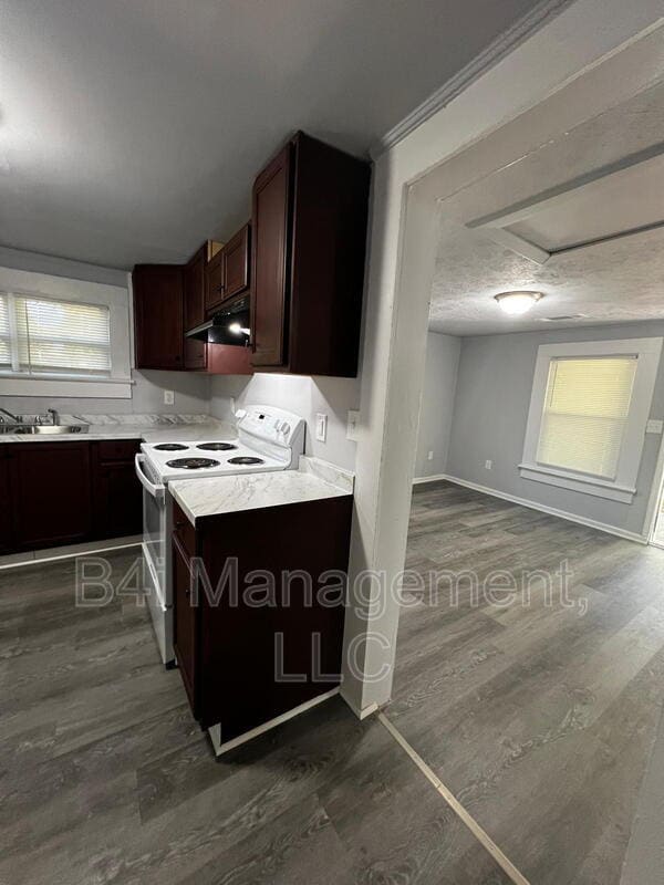 Building Photo - 1334 W Poplar St