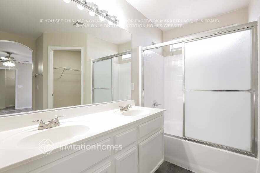 Building Photo - 6654 Tulip Falls Dr