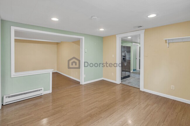 Building Photo - 2028 14th Ave W