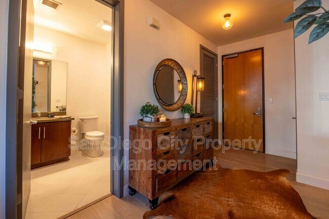 Building Photo - 1050 Island Ave