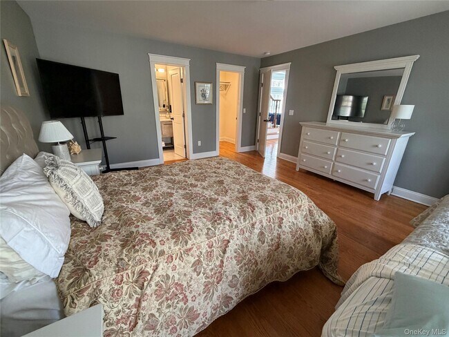 Building Photo - 27 Deer Path