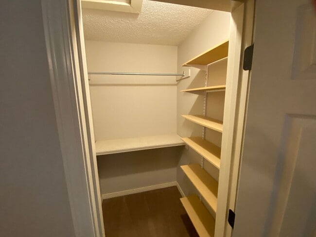 Building Photo - 2BD / 2.5BA FOR RENT