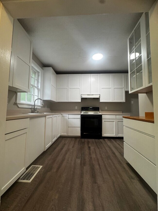 Building Photo - Highland Park on Brewton Street