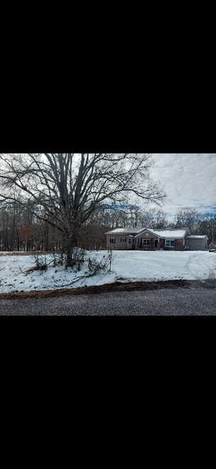 Building Photo - 134 River Rd