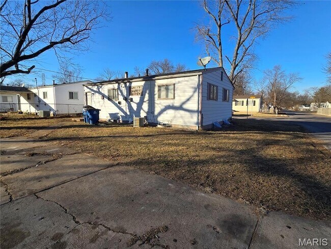 Building Photo - 1200 Rhea Ave