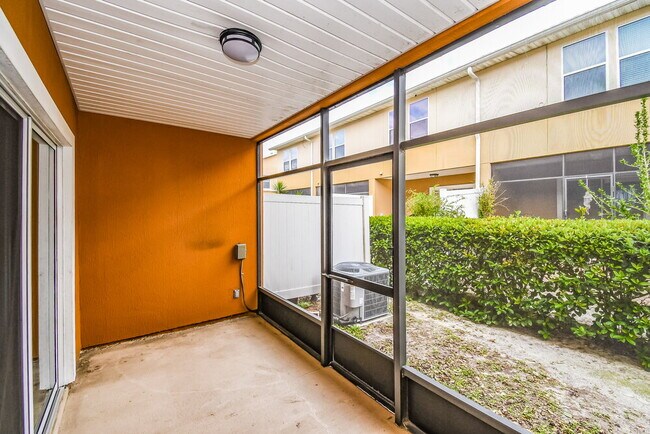 Building Photo - 13019 Sunset Lake Dr