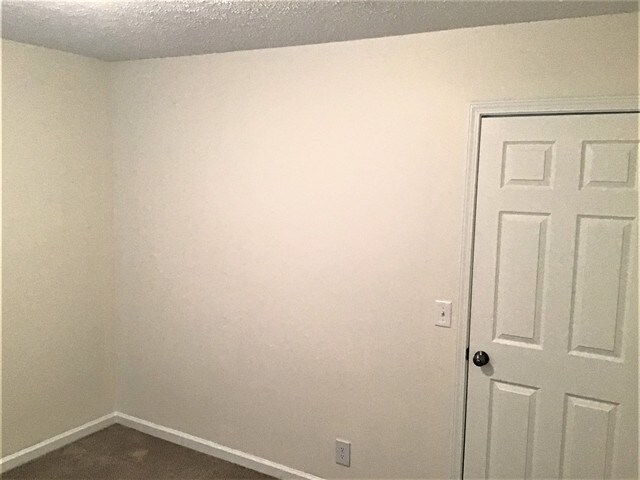 Building Photo - 904 Springs Hill Way