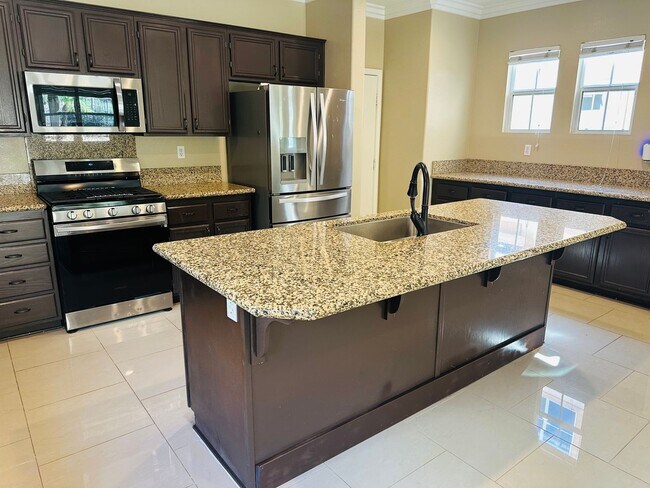 Building Photo - 5 bedroom Pool Home for rent in Murrieta