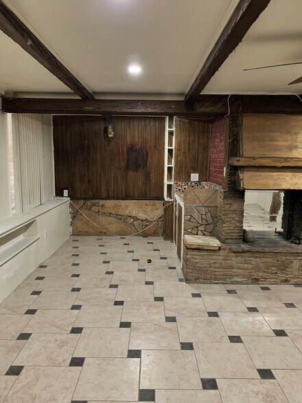 Building Photo - 2032 Vista Del Mar Ave