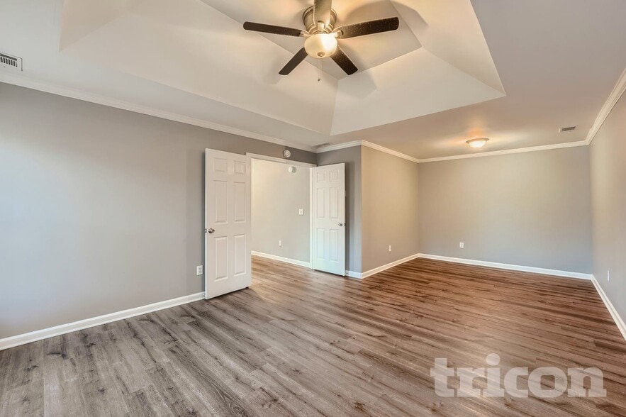 Building Photo - 3890 Brentview Pl NW