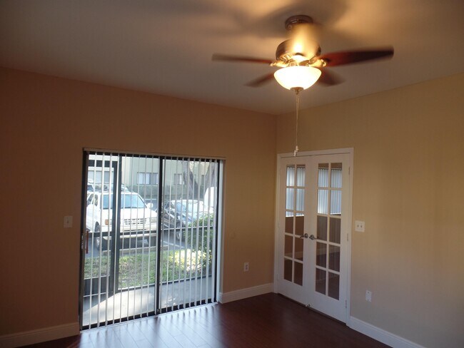 Building Photo - 2550 SW 18th Terrace