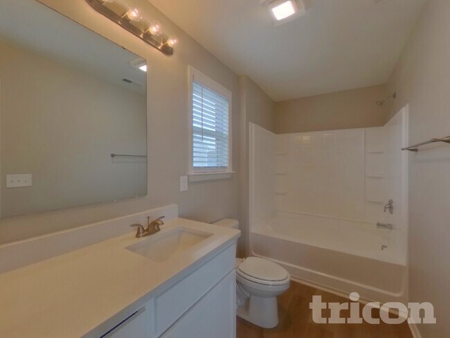 Building Photo - 149 Hidden Lakes Rd