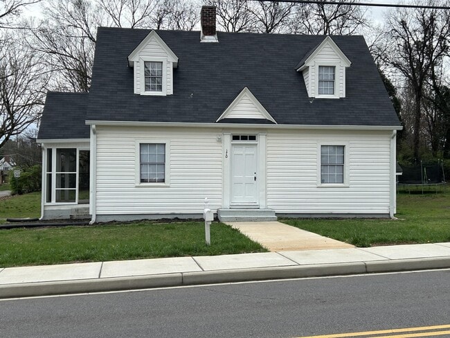 Building Photo - 170 20th St NE