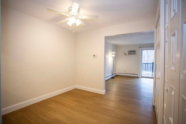 Building Photo - 5 Washington St