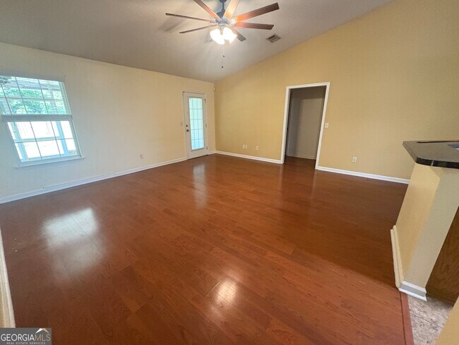 Building Photo - 603 Victorias Cir