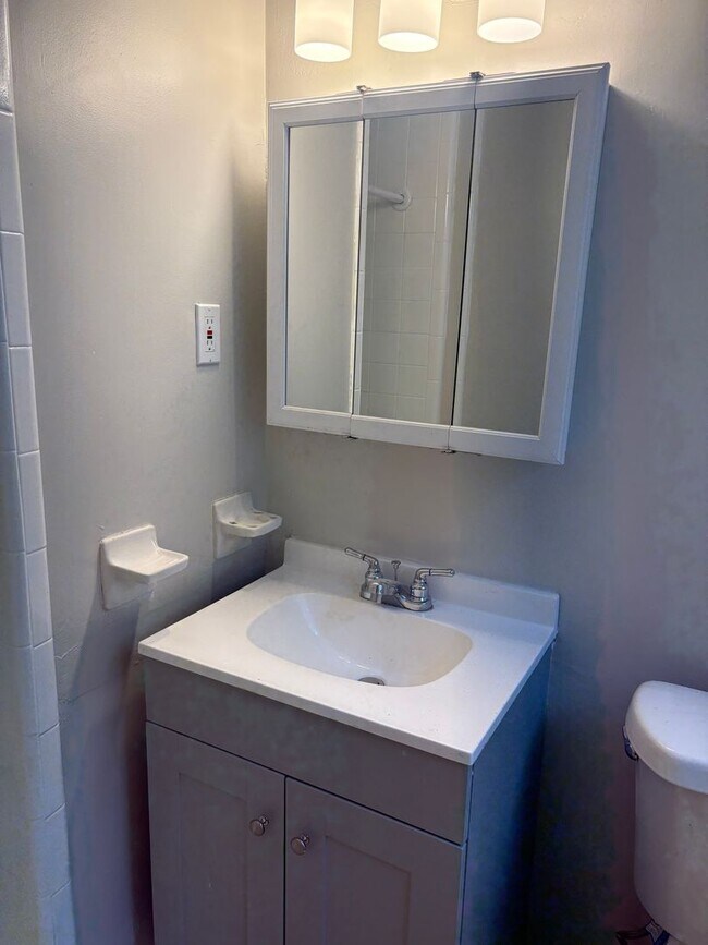 Building Photo - New For Rent!