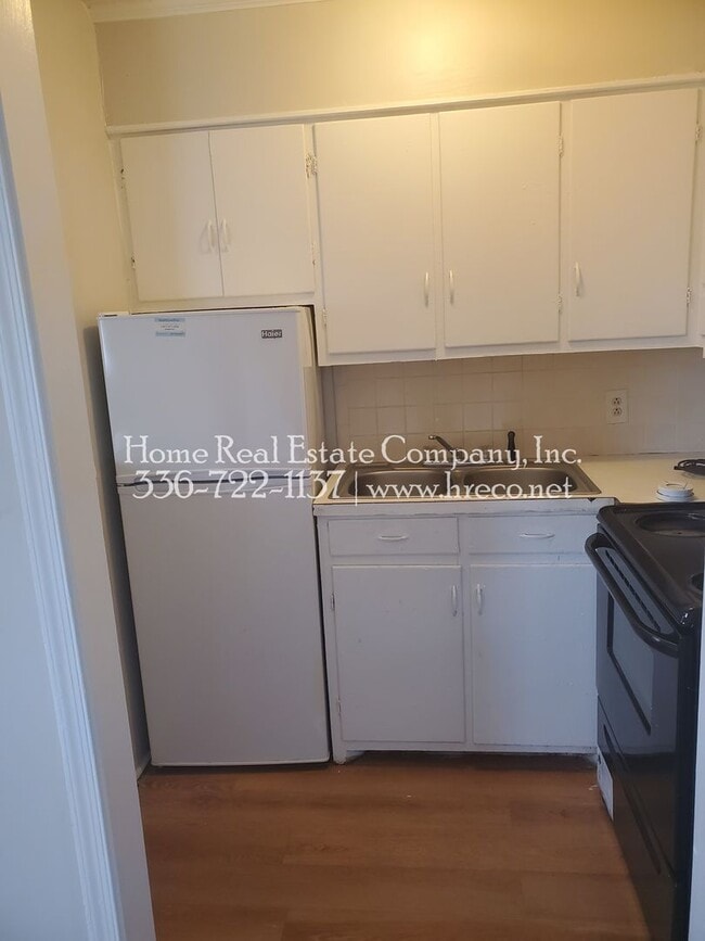 Building Photo - 4170 James St