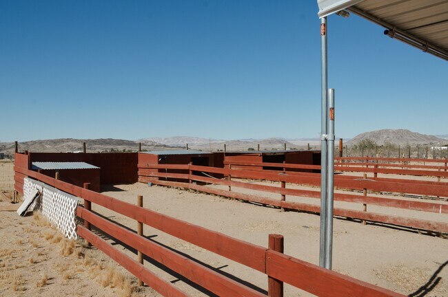 Building Photo - 1381 Soledad Ave