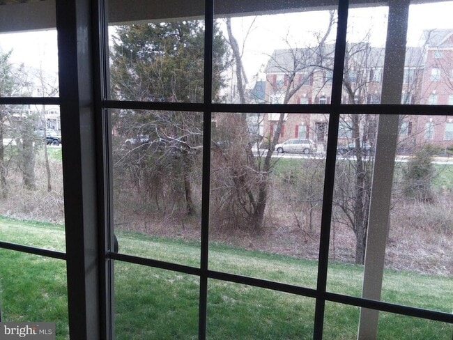 Building Photo - 22595 Windsor Locks Square