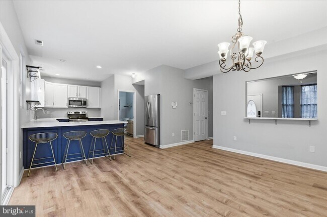 Building Photo - 5534 Franklin Blvd