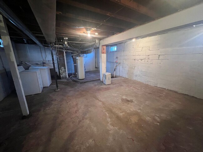Building Photo - Moline Single Family Home