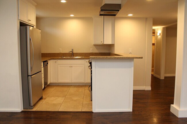 Building Photo - 1411 NE 37th Ave