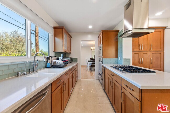 Building Photo - 6111 Monero Dr