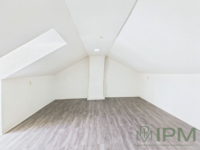 Building Photo - 1/2 Off First Months Rent! Available Now! ...