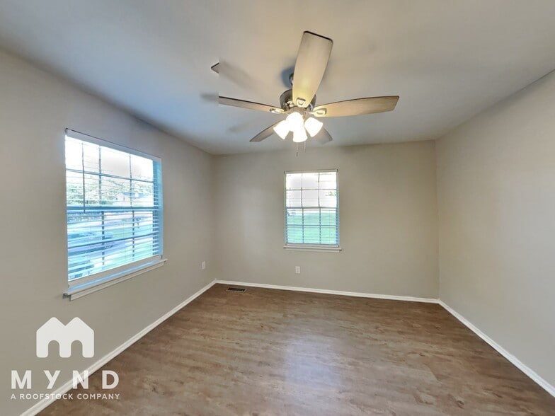 Building Photo - 933 Arcadia Cir