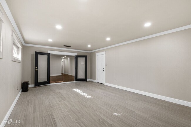 Building Photo - 1606 Joy Dr