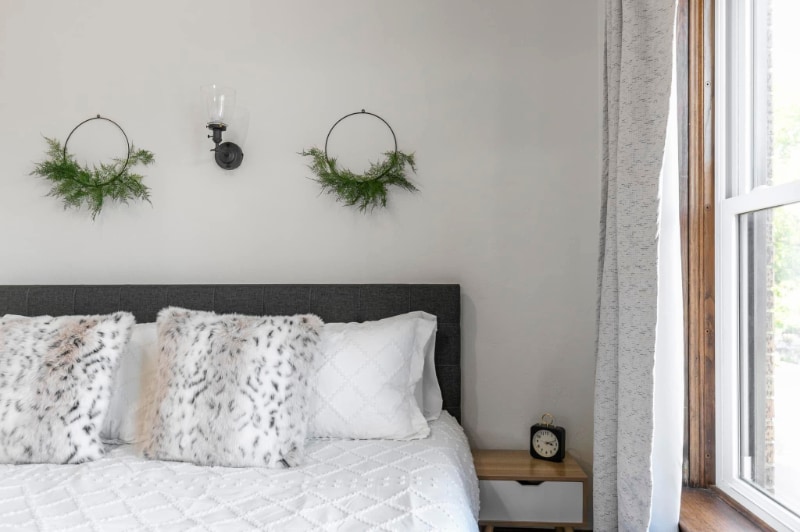 Building Photo - 231 E College Ave