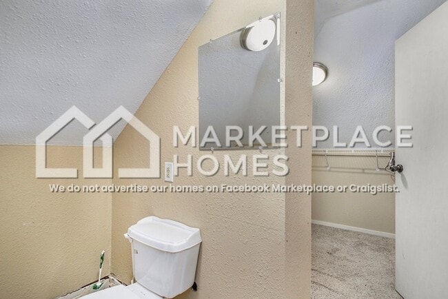 Building Photo - 822 N St Louis Blvd