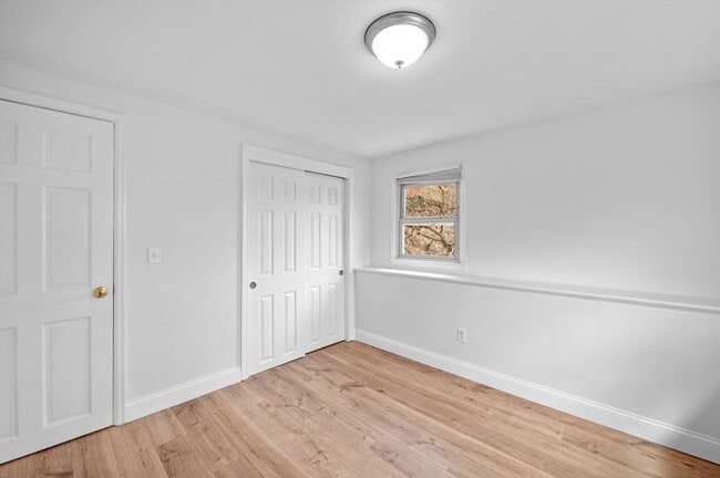 Building Photo - 121 Cambridge Rd