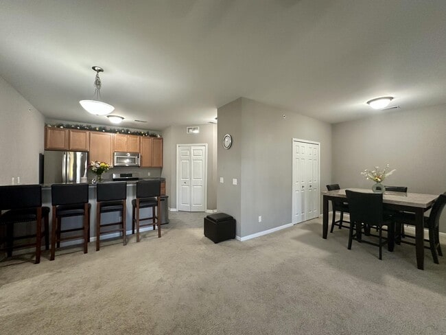 Building Photo - 1078 W Summerfield Gln Cir