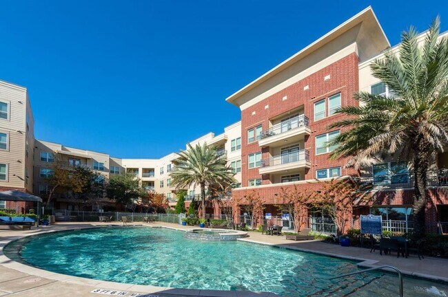 Building Photo - 8877 Lakes at 610 Dr