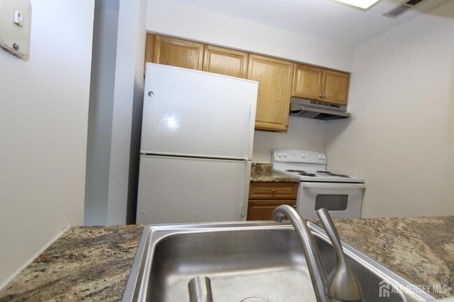 Building Photo - 4707 Ravens Crest Dr