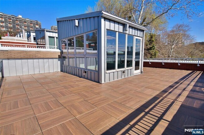 Building Photo - 11 Vela Way