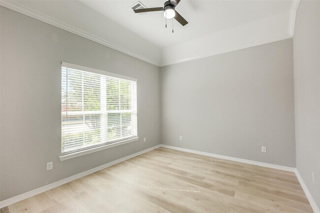 Building Photo - 18314 Southwood Creek Dr