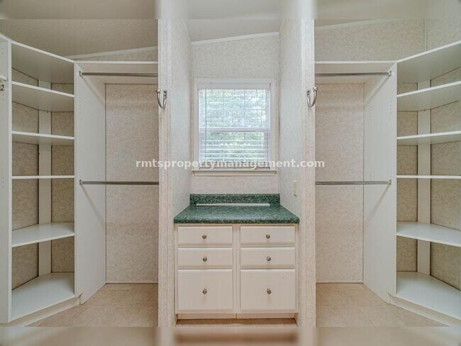 Building Photo - A COUNTRY DREAM! 4BR, 2BATH MANUFACTURED HOME, $1650./month