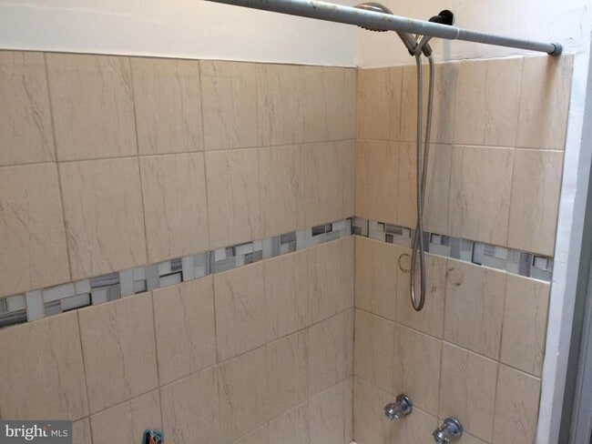 Building Photo - 267 W Sheldon St